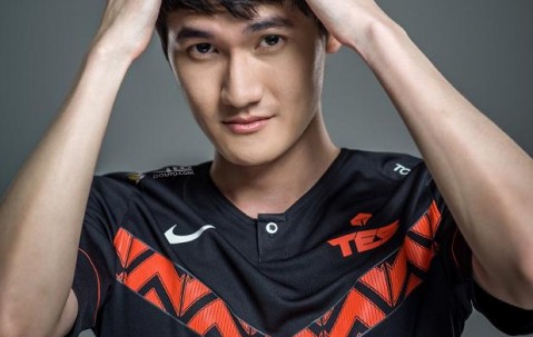 Kaiyun-包含莎拉波娃巅峰对决，Karsa与60激战TES分钟，精彩发挥胜负难料！的词条