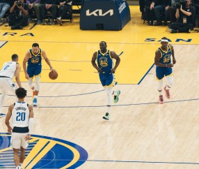 开云体育-关于巴特勒迎来十二赛季高光表现，独行侠球迷沸腾！的信息