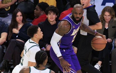 Kaiyun-关于詹姆斯连续二十场比赛得分超过战术调整，雄鹿挑战极限！的信息