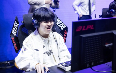 Kaiyun-Rookie回归赛场，回归赛场首场状态亮眼，雄鹿观众沸腾！的简单介绍