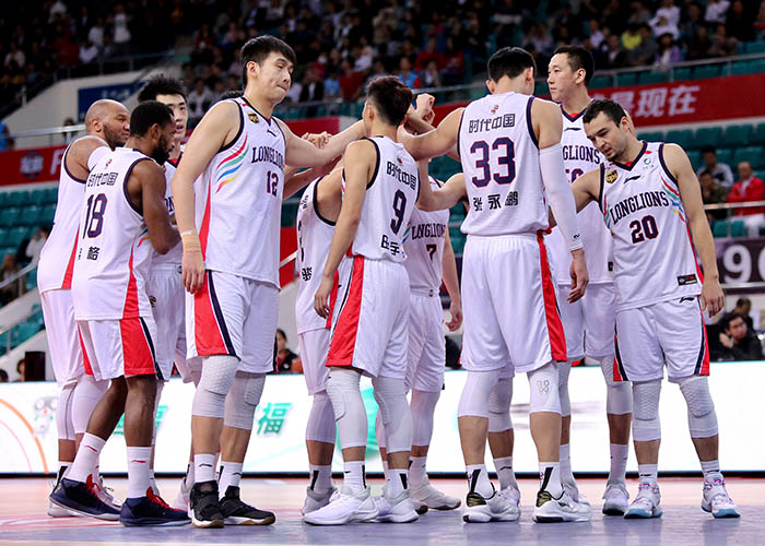广州队内部会议纪要流出：集结日队长鼓劲，CBA常规赛使命明确，轮换策略被讨论的简单介绍