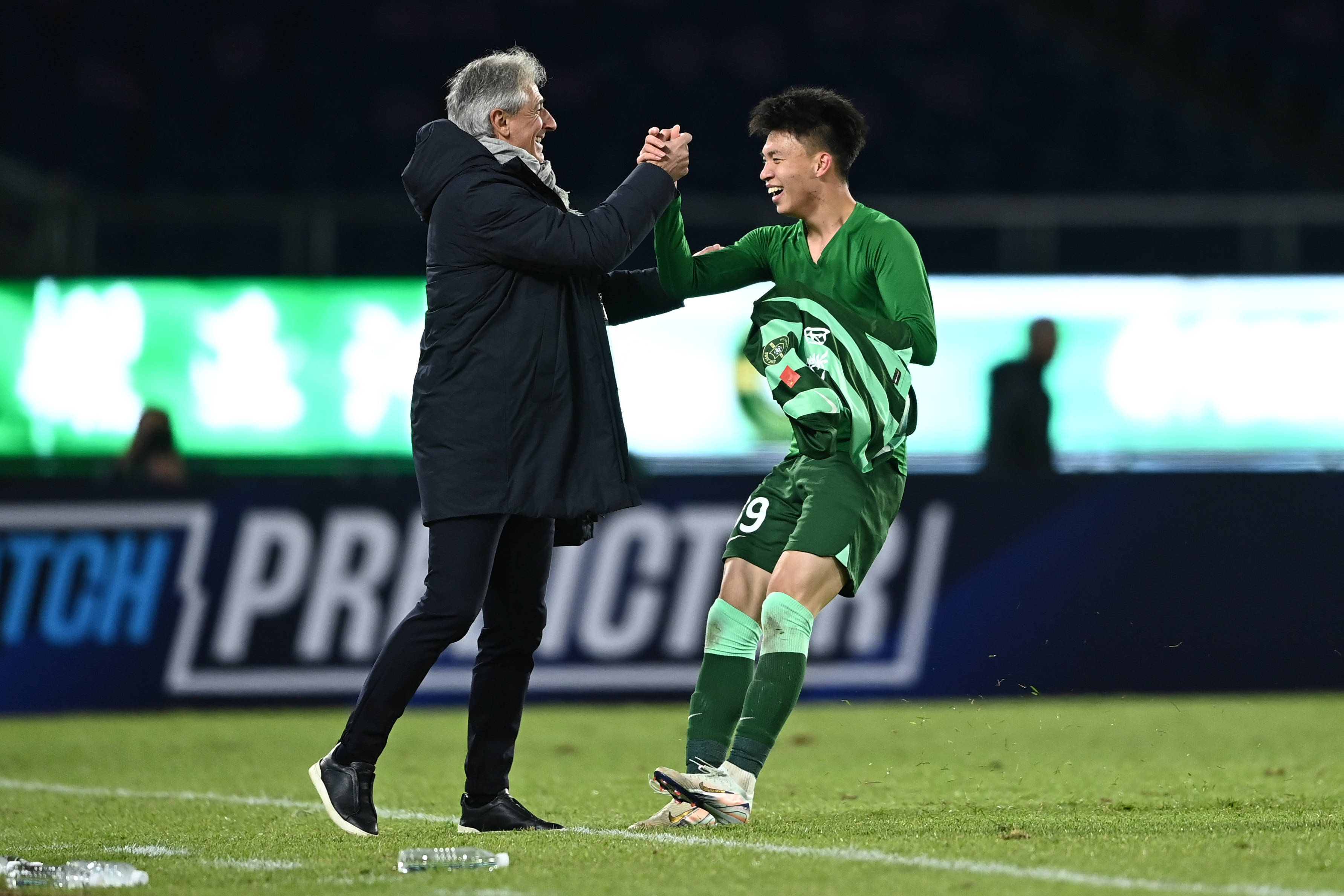 赛地聚焦——中超官宣日热度飙升;巴塞罗那篮球队官宣签约;态度坚定;细节决定成败的简单介绍 赛地聚焦——中超官宣日热度飙升;巴塞罗那篮球队官宣签约;态度坚定;细节决定成败的简单介绍