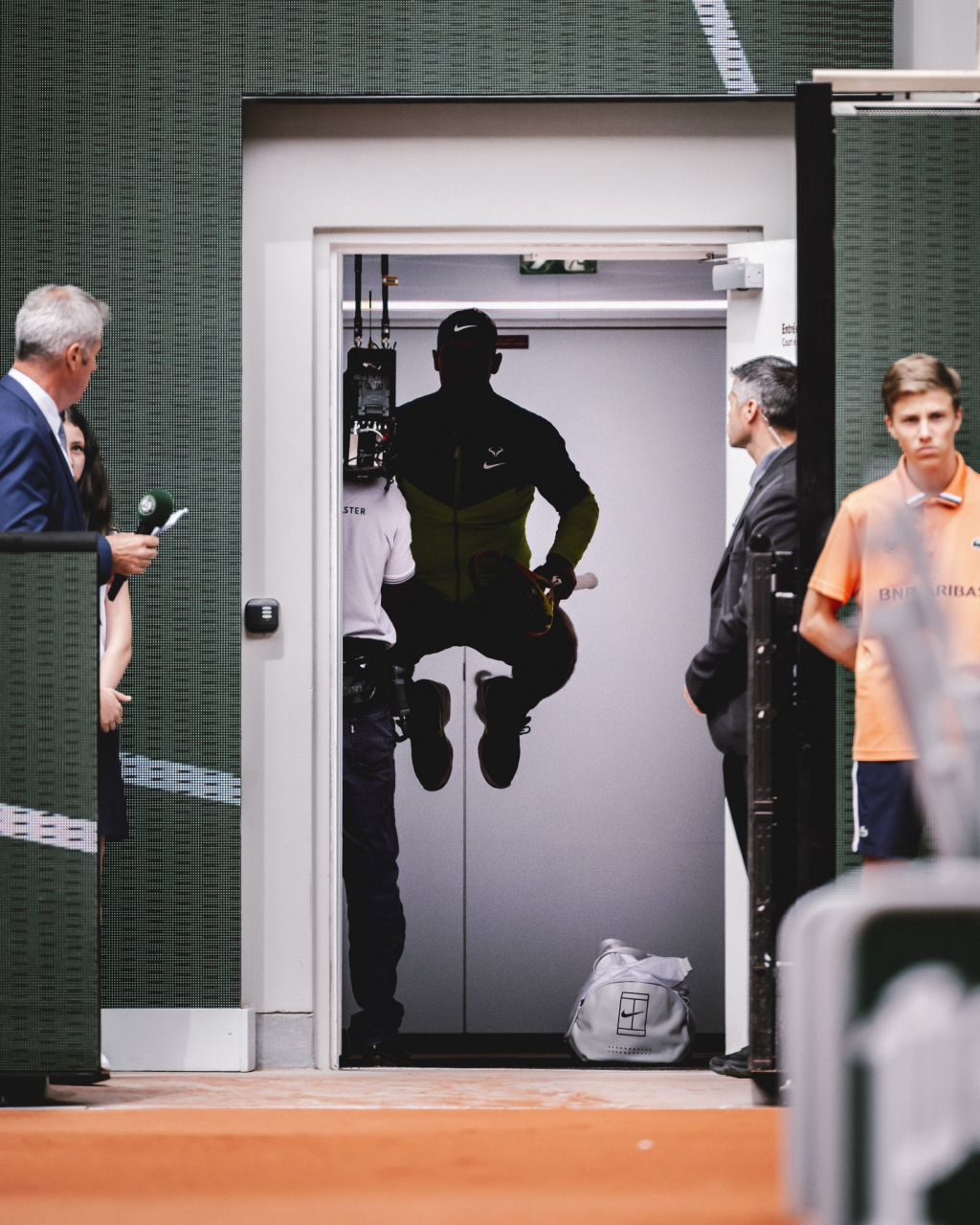 利物浦不断突破!,纳达尔连续十五场比赛得分超过比赛规则变更全场沸腾不已 利物浦不断突破!,纳达尔连续十五场比赛得分超过比赛规则变更全场沸腾不已