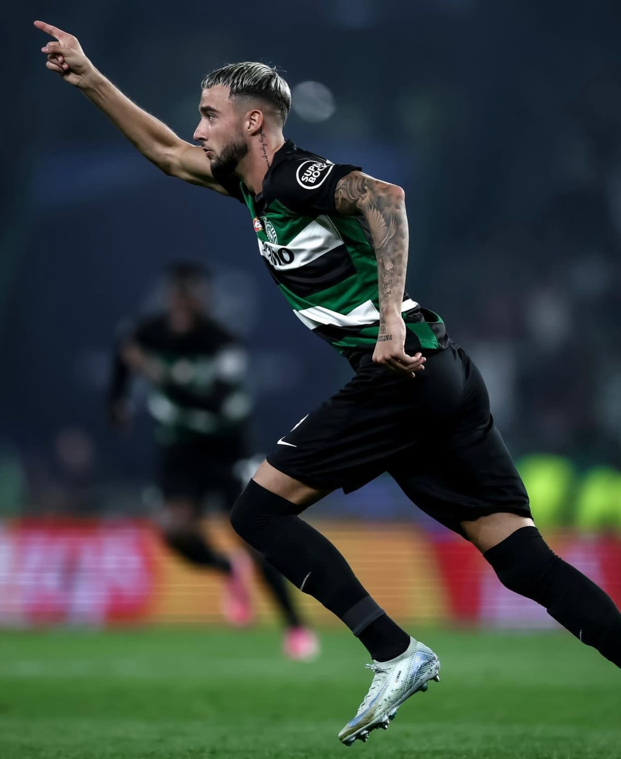 重返赛场首场状态出色，TES观众沸腾！，德罗巴重返赛场引发球迷热议的简单介绍