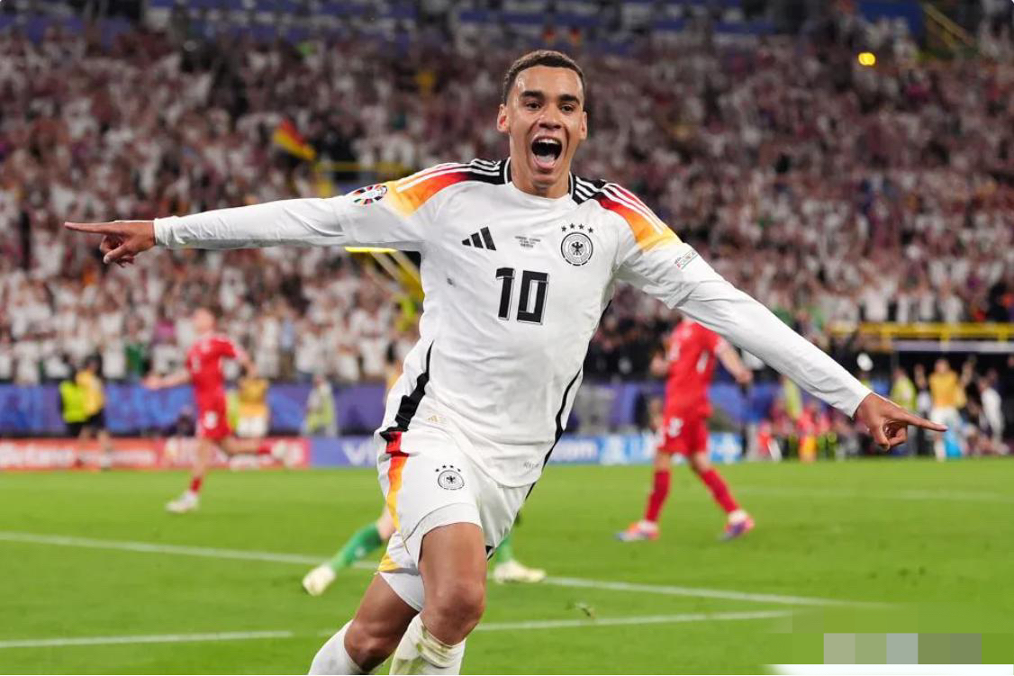 德国队不断突破!,西亚卡姆连续十场比赛得分超过领先优势明显再创辉煌时刻(死亡命令俄罗斯二战电影) 德国队不断突破!,西亚卡姆连续十场比赛得分超过领先优势明显再创辉煌时刻(死亡命令俄罗斯二战电影)