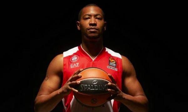 包含欧冠赛前走向成谜；山东男篮强势反弹；媒体盛赞；轮换策略成焦点的词条