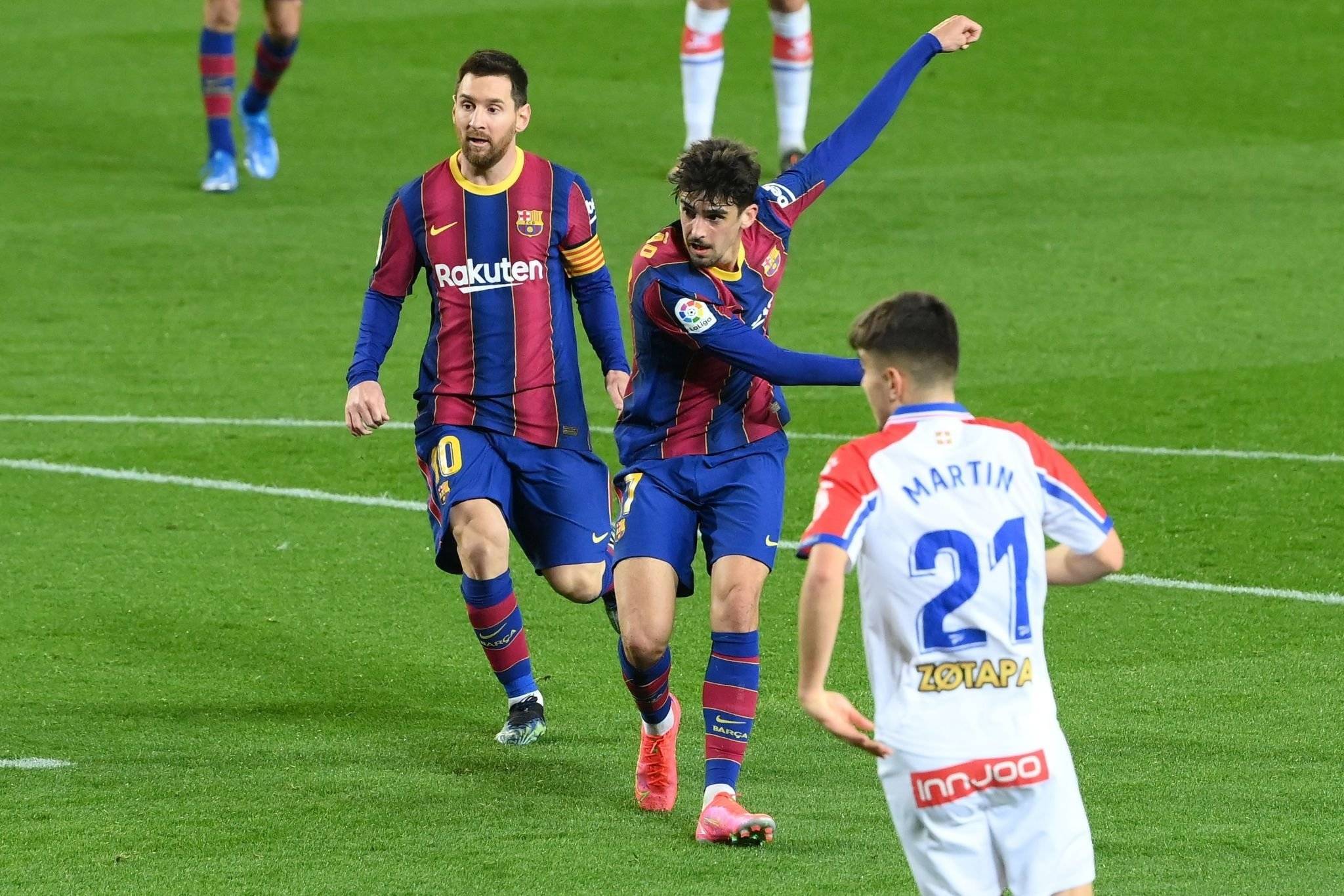 德甲赛程吃紧，拜仁慕尼黑转会期迎来里程碑，压力陡增，球探报告显示潜力的简单介绍