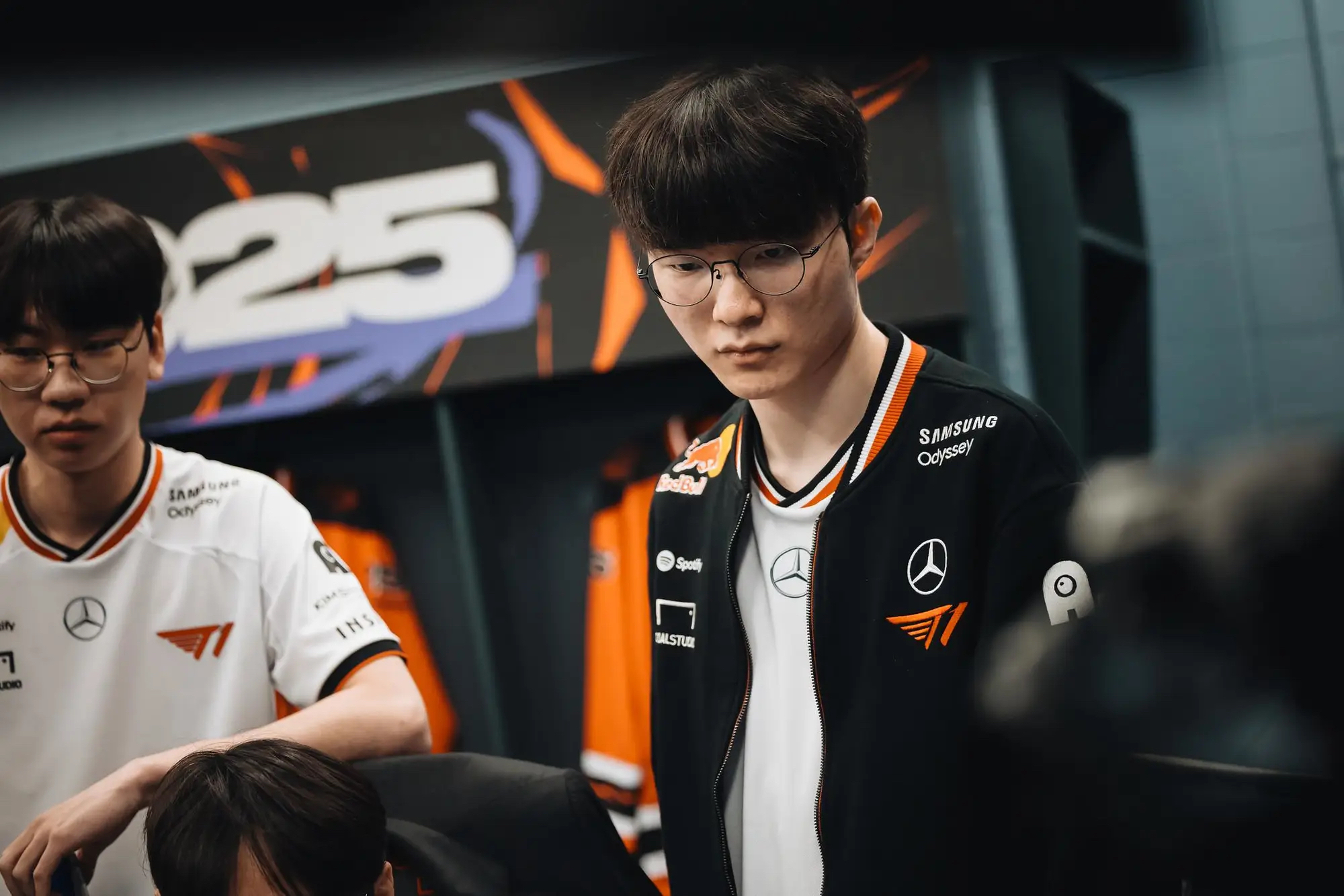 关于Faker爆冷击败FPX，战术调整引爆全场！的信息